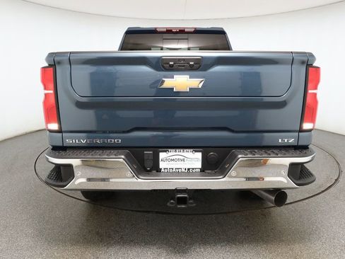 Used 2025 Chevrolet Silverado 3500 LTZ w/ LTZ Premium Package image 5