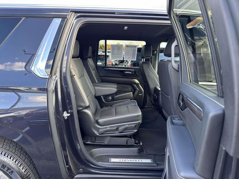 Certified 2025 Chevrolet Suburban Premier image 15
