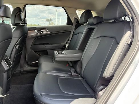 Certified 2025 Kia Sportage EX image 15