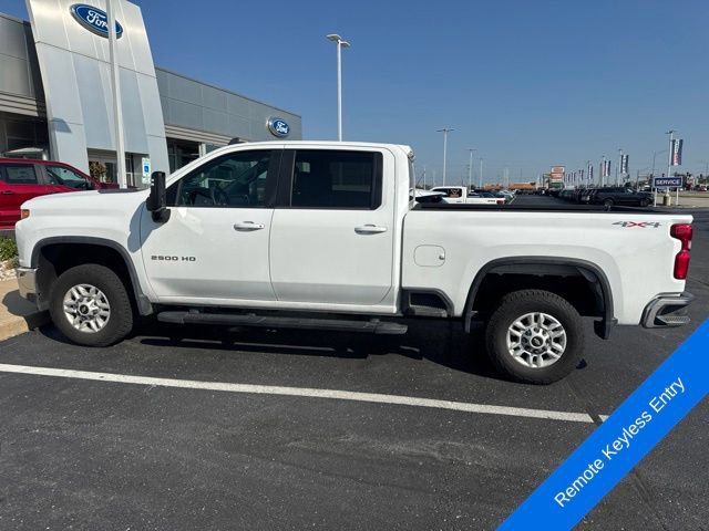 Used 2020 Chevrolet Silverado 2500 LT AWD/4WD image 8