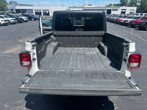 Used 2025 Jeep Gladiator Sport AWD/4WD image 26
