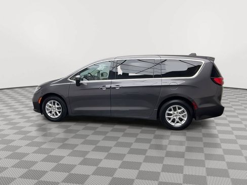 Used 2023 Chrysler Pacifica Touring-L FWD image 35