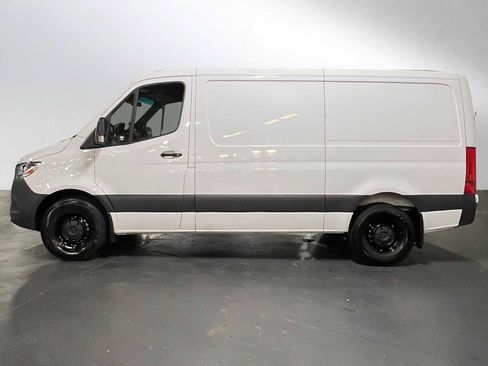 Used 2025 Mercedes-Benz Sprinter 2500 image 6