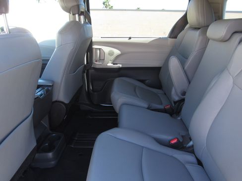 Used 2024 Toyota Sienna XLE image 19