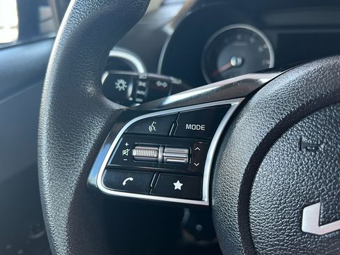 Used 2023 Kia Forte LXS image 21