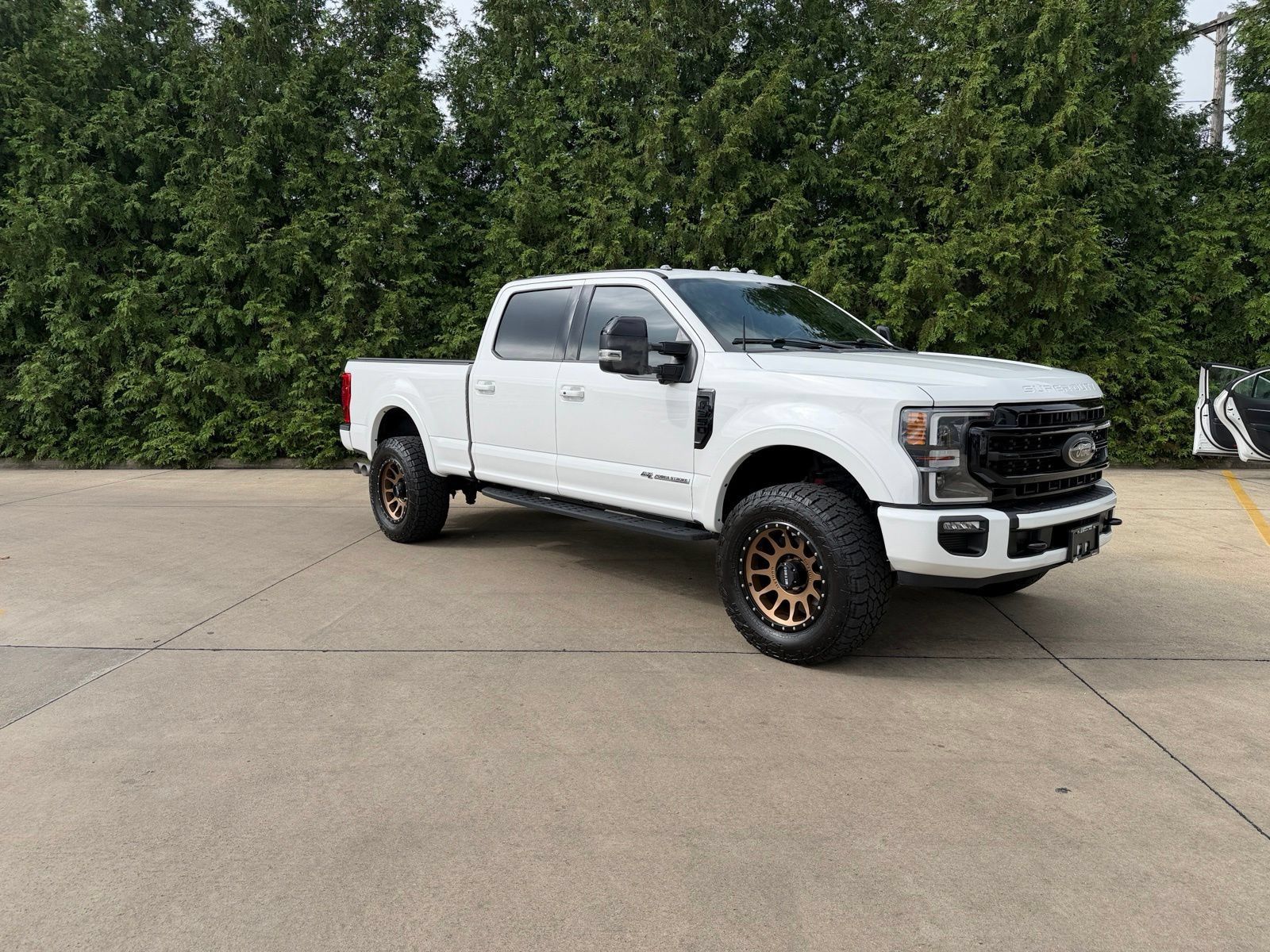Used 2022 Ford F350 Lariat w/ Tremor Off-Road Package AWD/4WD image 1
