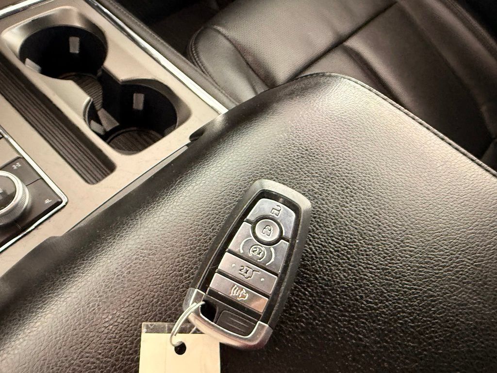Used 2021 Ford Expedition XLT AWD/4WD image 31