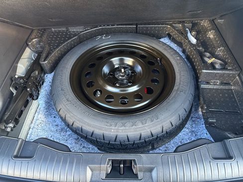 Certified 2025 Ford Escape SE image 45