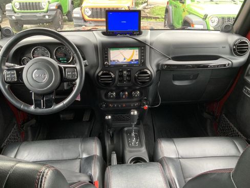 Used 2012 Jeep Wrangler Unlimited Sahara AWD/4WD image 44