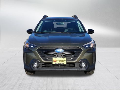 Used 2025 Subaru Outback Onyx Edition image 2