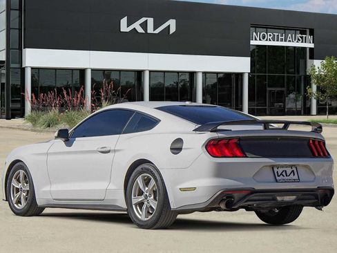 Used 2020 Ford Mustang Coupe image 5
