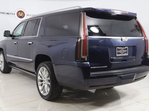 Used 2019 Cadillac Escalade ESV Premium Luxury image 4