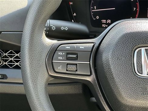 Certified 2025 Honda Accord SE image 25