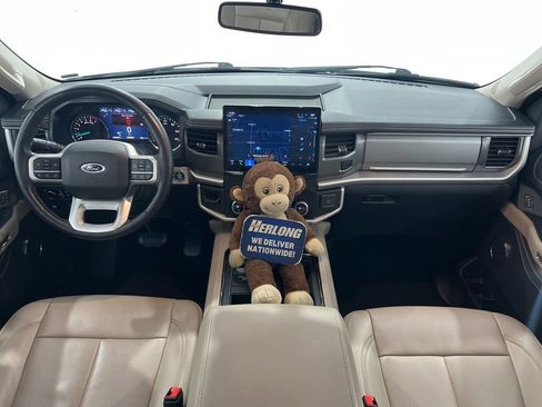Used 2024 Ford Expedition Max XLT image 19