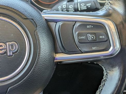 Used 2022 Jeep Wrangler Unlimited Sahara w/ Cold Weather Group AWD/4WD image 21