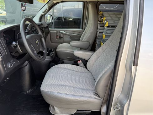 Used 2014 Chevrolet Express 2500 LT w/ LT Preferred Equipment Group RWD image 9