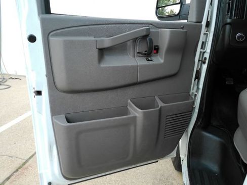 Used 2024 Chevrolet Express 3500 LT w/ LT Preferred Equipment Group RWD image 14