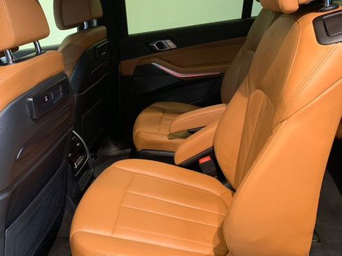 Used 2022 BMW X7 xDrive40i w/ M Sport Package AWD/4WD image 63