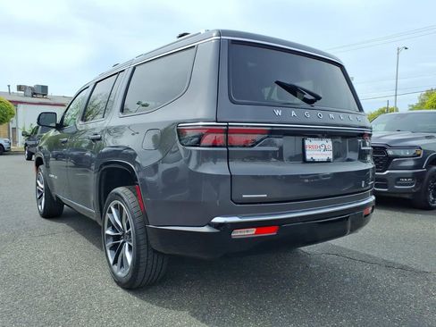 Used 2022 Jeep Wagoneer Series III w/ Premium Group I AWD/4WD image 23