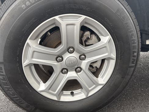 Used 2022 Jeep Wrangler Unlimited Sport w/ Sun And Sound Package image 11