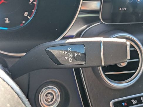 Used 2022 Mercedes-Benz GLC 300 4MATIC image 27