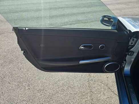 Used 2005 Chrysler Crossfire SRT-6 RWD image 9