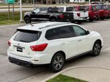 Used 2017 Nissan Pathfinder SV image 5
