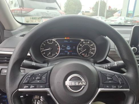 Certified 2025 Nissan Altima 2.5 SV FWD image 21