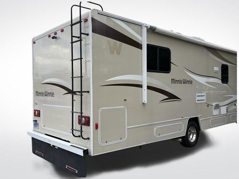 Used 2014 Ford E-450 and Econoline 450 Super Duty w/ Motorhome Prep Package RWD image 6