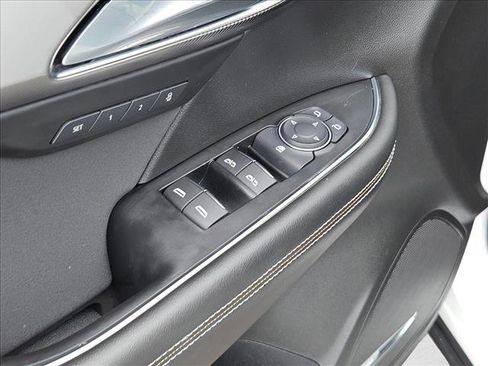 Used 2025 Buick Envision Sport Touring image 11