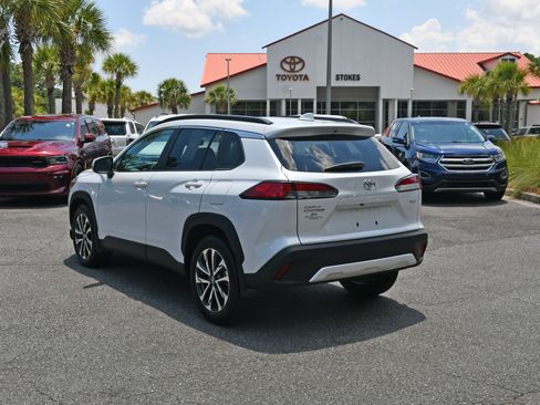 Certified 2024 Toyota Corolla Cross XLE w/ Convenience Package FWD image 3