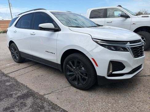 Used 2022 Chevrolet Equinox RS w/ RS Leather Package image 2