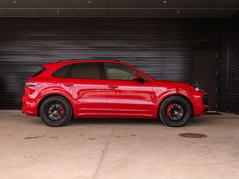 Certified 2023 Porsche Cayenne GTS AWD/4WD image 8