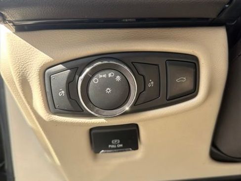 Used 2018 Lincoln MKZ Reserve FWD image 12