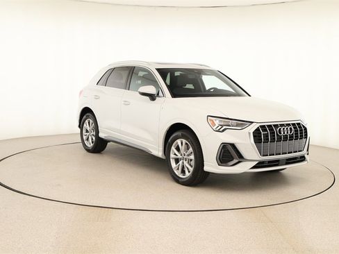 New 2025 Audi Q3 2.0T Premium image 10