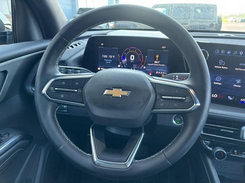 Used 2025 Chevrolet Traverse LT w/ LPO, Floor Liner Package FWD image 14