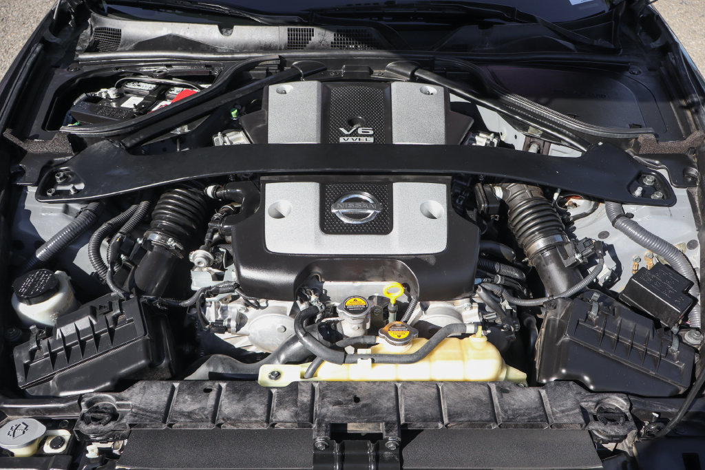 Used 2014 Nissan 370Z Coupe RWD image 13