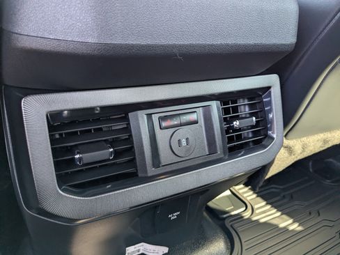 Used 2025 Ford F450 Platinum w/ FX4 Off-Road Package image 19