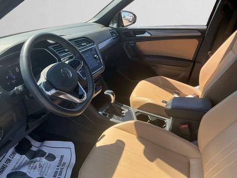 Used 2022 Volkswagen Tiguan SE FWD image 9