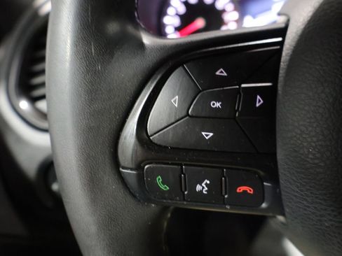 Used 2022 Jeep Renegade Altitude image 34