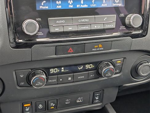 Used 2022 Nissan Frontier SV w/ SV Premium Package image 26