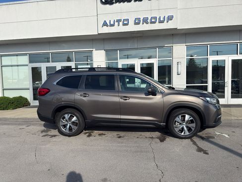Used 2021 Subaru Ascent Premium w/ Convenience Package AWD/4WD image 2