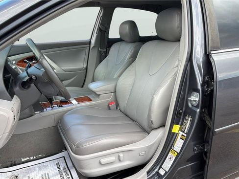Used 2011 Toyota Camry XLE w/ SE/XLE Extra-Value Pkg FWD image 12