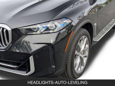 Used 2025 BMW X5 xDrive50e AWD/4WD image 10