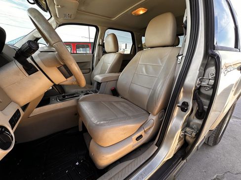 Used 2010 Ford Escape XLT image 13