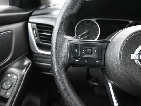 Used 2024 Nissan Rogue S FWD image 20