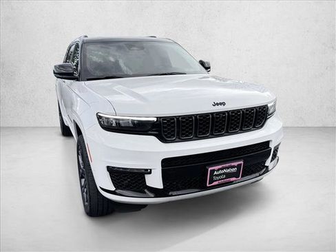 Used 2025 Jeep Grand Cherokee L Summit AWD/4WD image 3