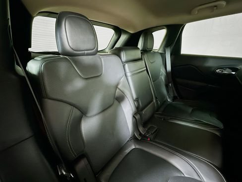 Used 2015 Jeep Cherokee Limited w/ Luxury Group FWD image 25