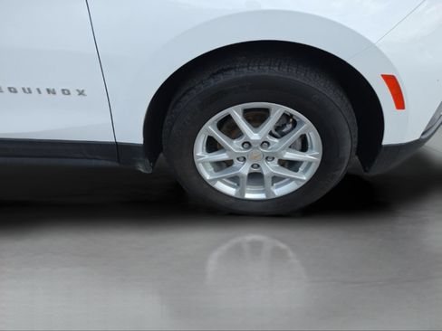 Used 2024 Chevrolet Equinox LT FWD image 34