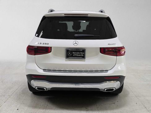 Certified 2026 Mercedes-Benz GLB 250 4MATIC image 4